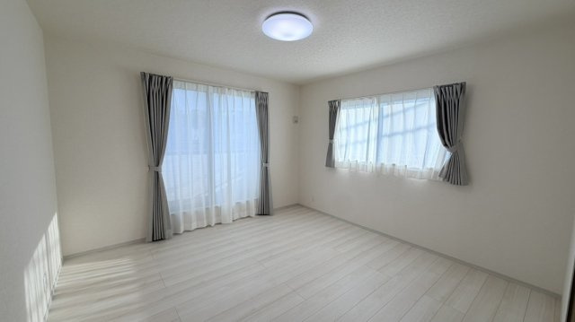 【洋室】 | 秦野市東田原　全10棟　新築住宅
