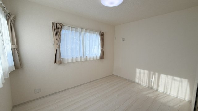【洋室】 | 秦野市東田原　全10棟　新築住宅