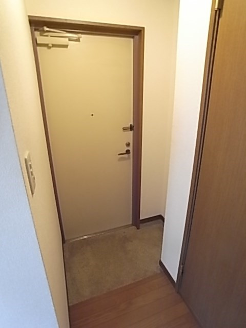 ビクトワール・シェルの玄関