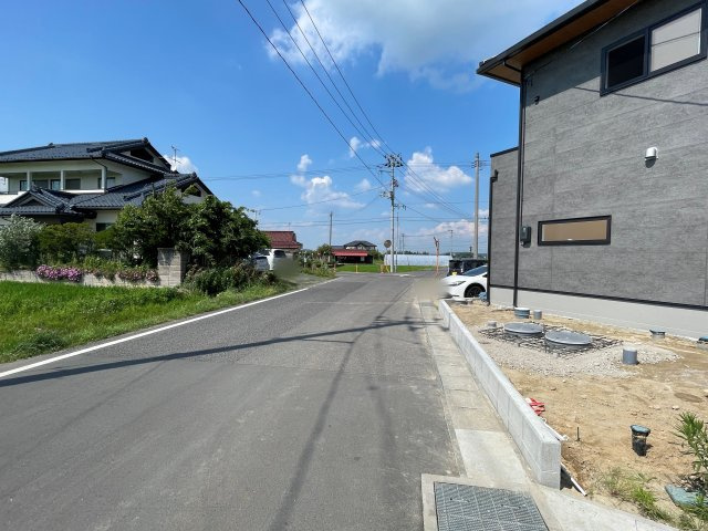 新築戸建・新築建売　郡山市東原　富田東小・富田中の前面道路含む現地写真