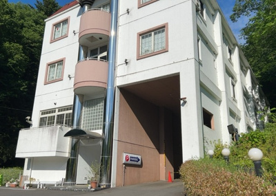 【外観】 | ホテル | 土地探しをしていると都市計画区域という言葉を目にすると思います。法律によって、都道府県知事や国土交通大臣が指定するエリアのことを指しており、都市計画区域は市街化区域と市街化調整区域に分けられています。
