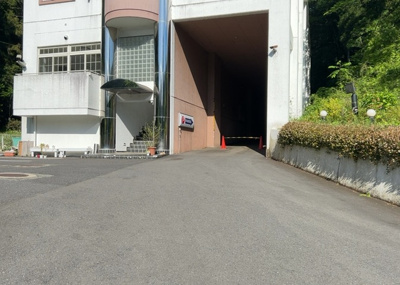 【外観】 | ホテル | 家を建てる前提で土地を探している場合、地盤の丈夫さは譲れない条件の一つです。地盤が脆弱だと追加工事が必要となります。また、過去に地盤沈下や液状化現象を起こした土地は、できるだけ避けた方がいいでしょう。