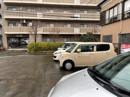コーポ三角の駐車場
