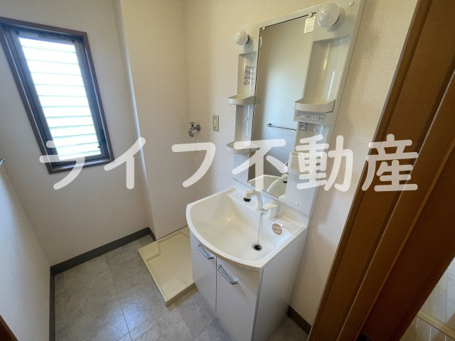 エーデルハイムAの洗面所|スペースが確保できる洗面所です