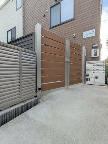 カサプレミア代田のエントランス|落ち着いたエントランスです