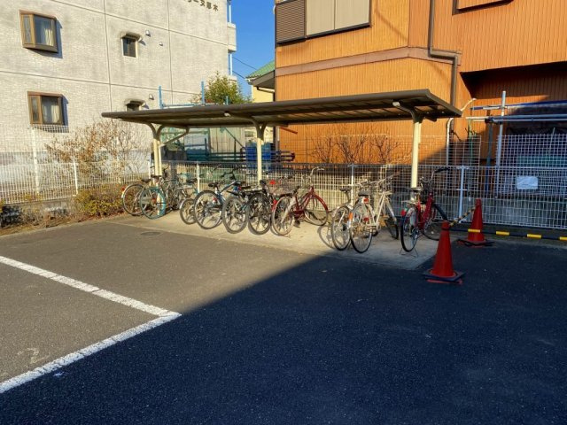 レオパレス一心の駐車場