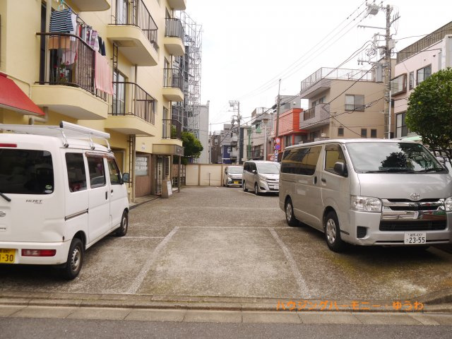【駐車場】 | メゾンゴールドマンション | 自走式の駐車場がありますので、車必須のかたには、安心です。