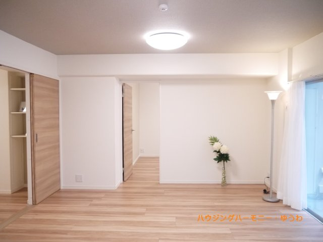 【居間・リビング】 | メゾンゴールドマンション | イメージ画像となります。実際とは異なりますので、ご注意ください！