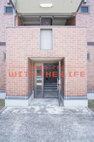 カトレアコート【キャッシュバック対象物件】のエントランス|落ち着いたエントランスです