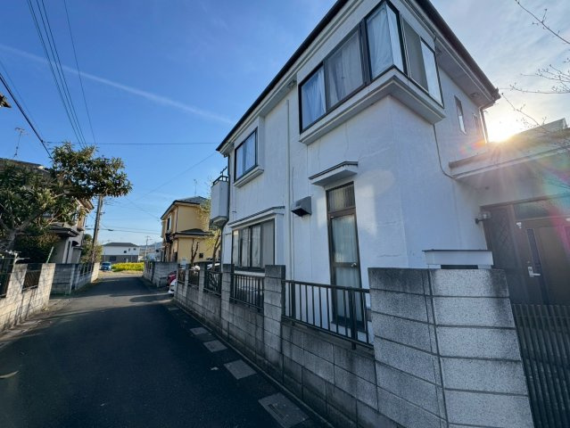 -三丁目不動産-　本庄市児玉町児玉　中古戸建の前面道路含む現地写真