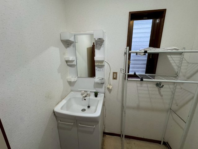 -三丁目不動産-　本庄市児玉町児玉　中古戸建の洗面所