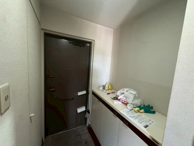 行田西口ローヤルコーポの玄関