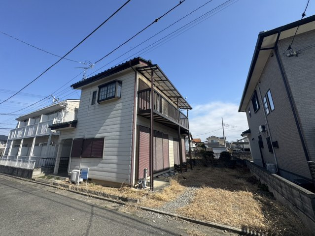 -三丁目不動産-　本庄市小島南1丁目　昭和63年築の前面道路含む現地写真