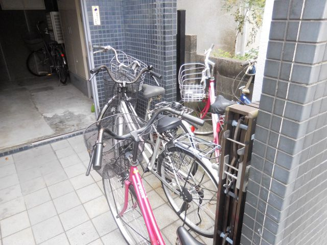 アップルハイツ富田の駐車場