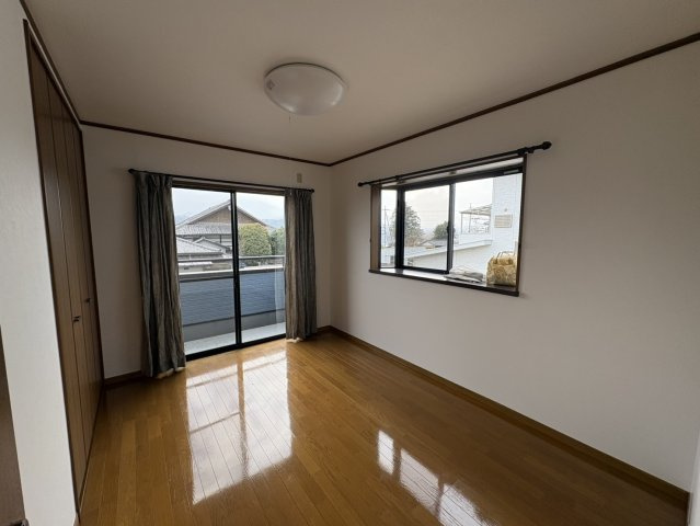 富岡市宮崎中古建ての洋室|2階