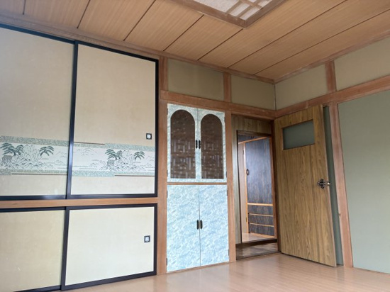 北見市東三輪４丁目１６番地１２３　中古売家の洋室