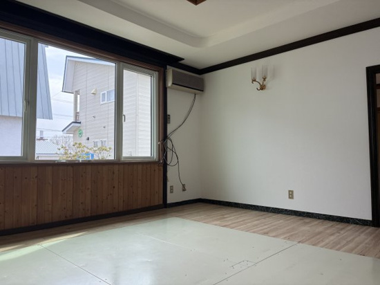 北見市東三輪４丁目１６番地１２３　中古売家の居間・リビング