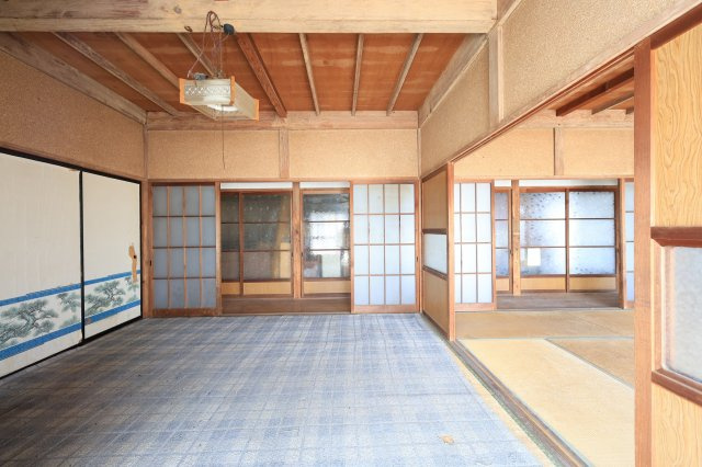 群馬県安中市下磯部　～32帖養蚕部屋＆160㎡倉庫！広大な農地で叶える創作と農の暮らし～						の和室|続き和室で人が集まるお家にも♪