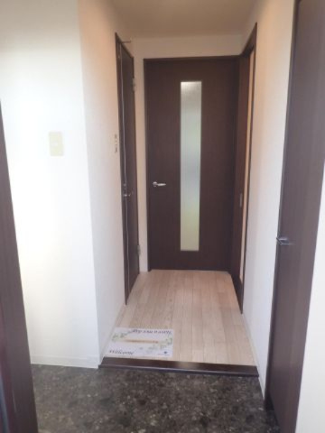 サンオレンジヒルズの玄関|※別部屋同間取りのお写真となります。参考にご覧くださいませ。