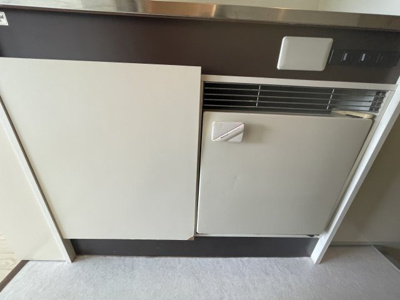 【内装】 | ハイツシグマ | キッチンの下に冷蔵庫があります