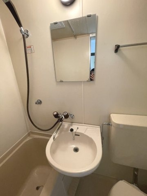 【洗面所】 | ハイツシグマ | 明るい洗面所です