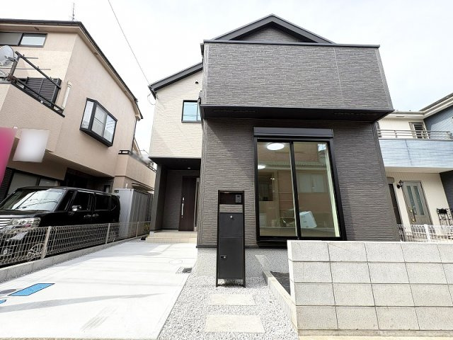【外観】 | 新座市片山3丁目　新築一戸建住宅　全1棟　(保谷店) | バス停『久保新田』まで徒歩1分！小さなお子様とのお出かけもラクラク。