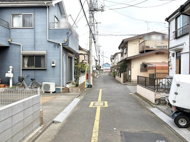 【前面道路含む現地写真】 | 新座市片山3丁目　新築一戸建住宅　全1棟　(保谷店) | 前面道路は行き止まりの為、住民の方以外の交通が少なく安心です。