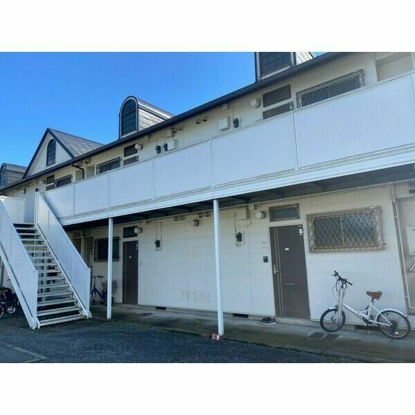 厚木市及川２丁目のアパートの外観