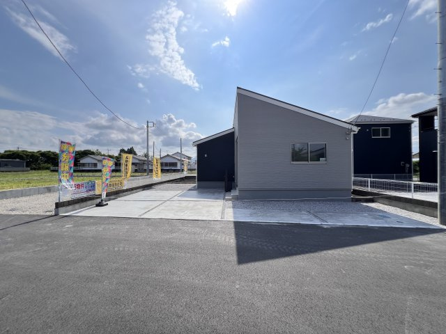 新築　安中市古屋　Livele Garden.S　3号棟の駐車場|　駐車スペースは並列2台分可能です！
