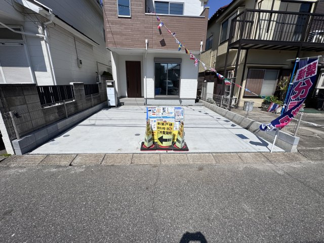松戸市小金原2丁目新築戸建【根木内小学校:徒歩2分】の駐車場|駐車スペース・並列2台駐車可