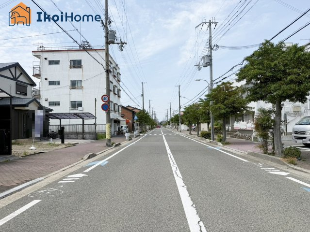明石市港町　土地の周辺|●年中無休：当日予約可●前面道路幅員約15.1ｍと広々！交通量少な目＆整備された歩道もあり安心です。