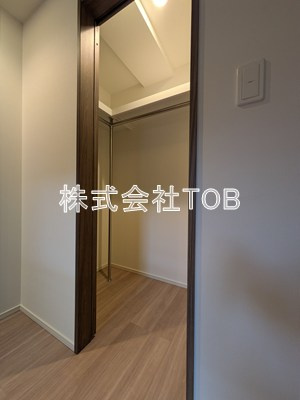 【収納】 | コンフォリア・リヴ永福町 | 5.6帖ウォークインクローゼット