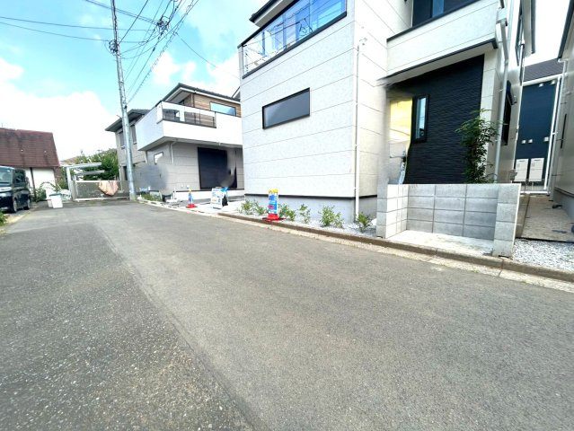 練馬区東大泉６丁目　新築一戸建　西武池袋線　大泉学園の前面道路含む現地写真
