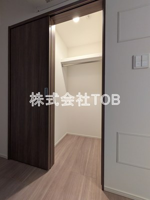 【収納】 | コンフォリア・リヴ永福町 | 4.2帖ウォークインクローゼット