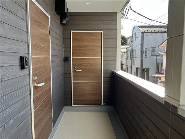 シュガール西前の玄関