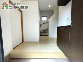 【玄関】 | 中古戸建　明石市松が丘１丁目