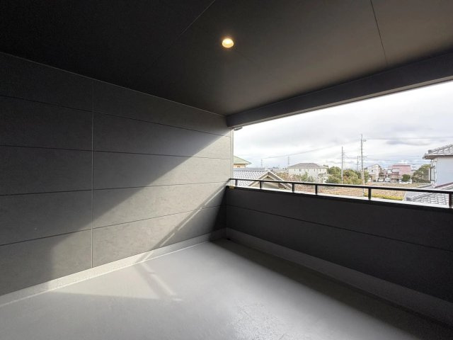 【仲介手数料無料／愛西市】愛西市東保町中　ブルーミングガーデン　新築戸建　2号棟のバルコニー|インナーバルコニー
