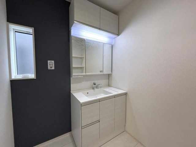 【仲介手数料無料／愛西市】愛西市東保町中　ブルーミングガーデン　新築戸建　2号棟の独立洗面台