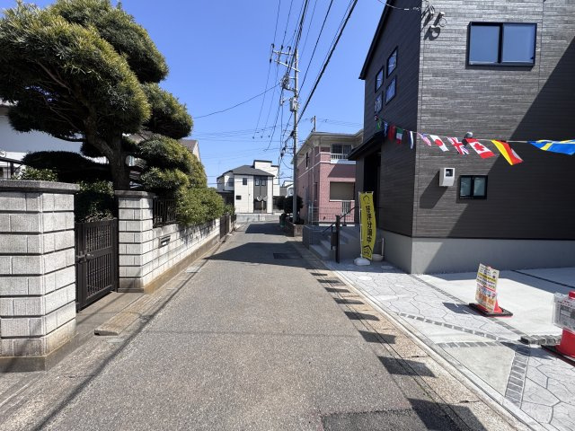 松戸市小金きよしケ丘４丁目新築戸建（小金きよしケ丘３期）の前面道路含む現地写真|北側前面道路