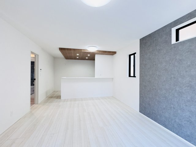 松戸市小金きよしケ丘４丁目新築戸建（小金きよしケ丘３期）の居間・リビング|18帖リビングダイニングキッチン