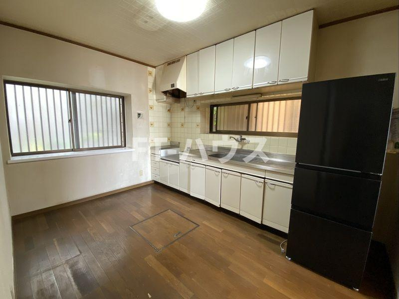 千葉県習志野市藤崎四丁目戸建のキッチン