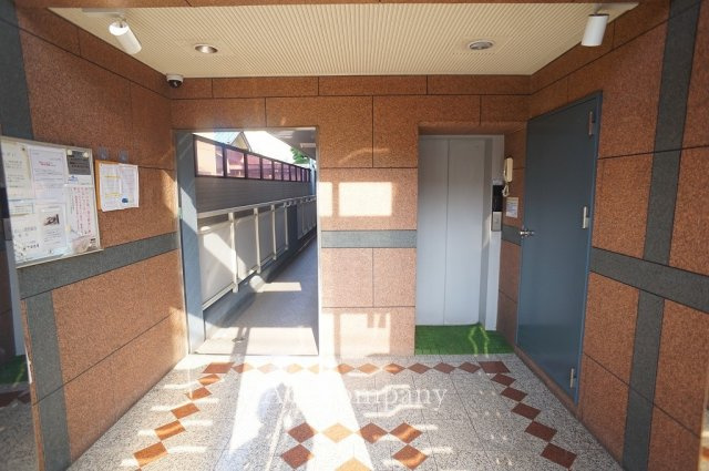 【ロビー】 | エスペラント久宝寺 | 明るいロビー♪管理体制もしっかりしております。