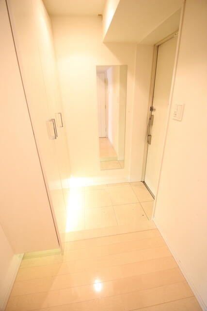 府中市宮西町５丁目の賃貸マンションの玄関
