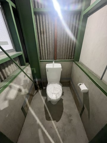 山木１－１４４倉庫のトイレ