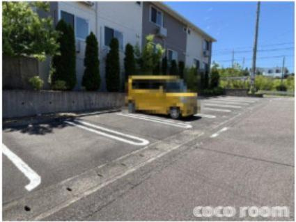 カサデコリーナの駐車場