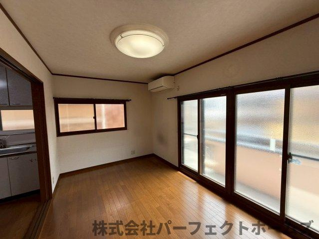 【居間・リビング】の画像