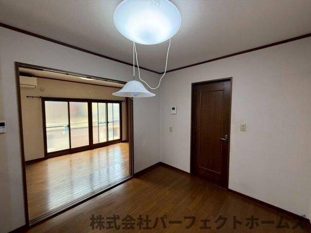【居間・リビング】の画像