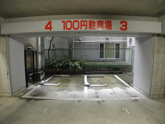 エススリー出島の駐車場