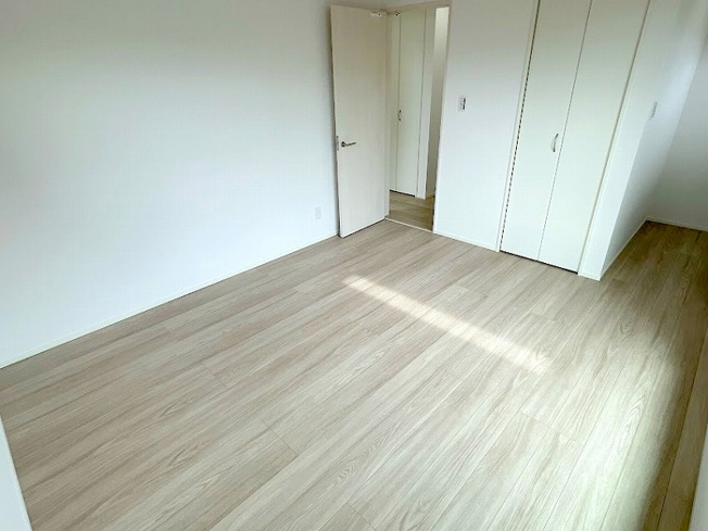 【内観：施工例】 | 川越市寺尾　新築一戸建住宅　全1棟　(ふじみ野店) | 【同社施工例/洋室】