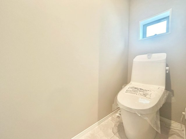 豊島区南池袋4丁目　新築戸建のトイレ|ウォシュレット付きのトイレはいつも快適！

現地ご見学希望・資料請求などお気軽にお問い合わせ下さい！
03-5990-5201